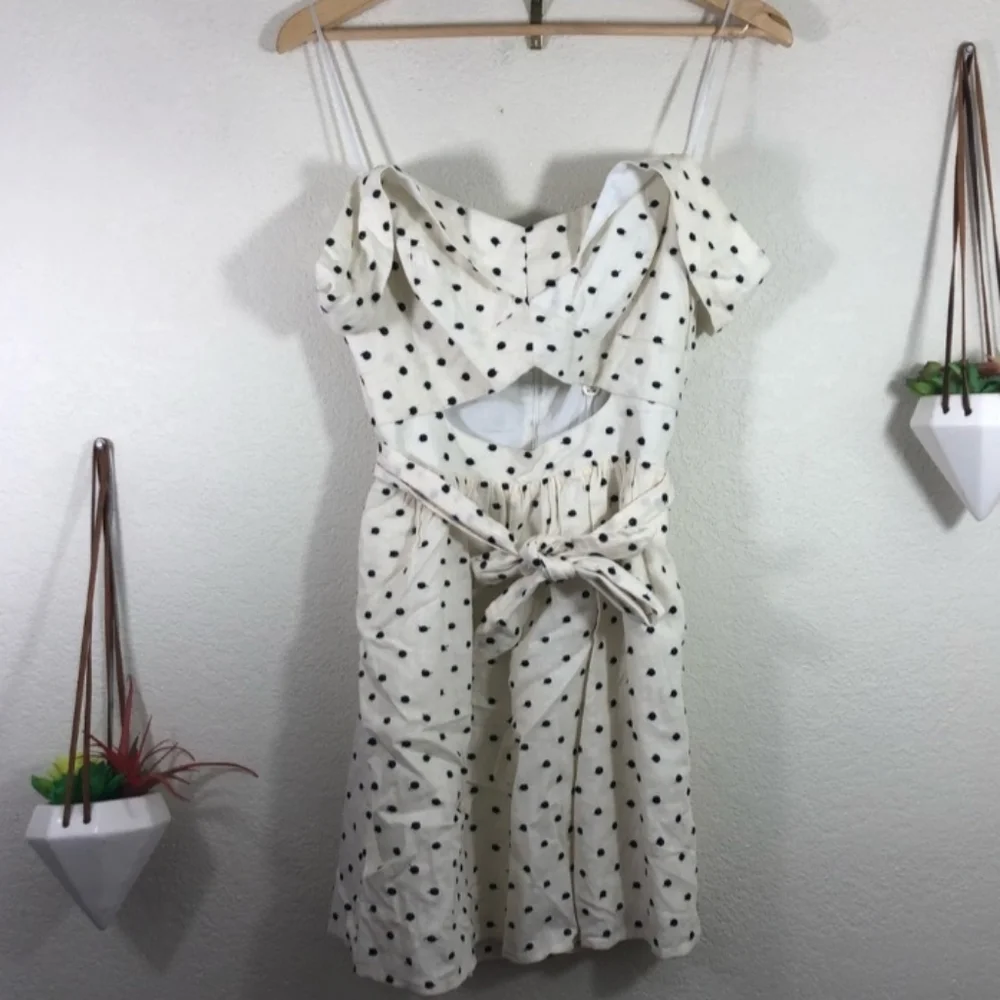 Wafy Capri Knot Cutout Minidress Size large NWT - Picture 3 of 6
